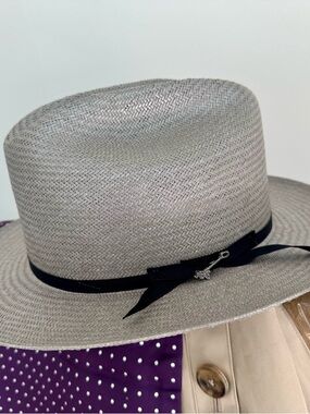 GRAY OPEN ROAD STRAW HAT